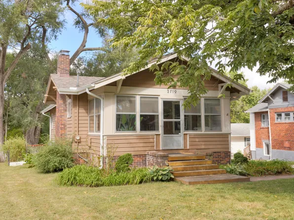 2710 61st St, Des Moines, IA 50322