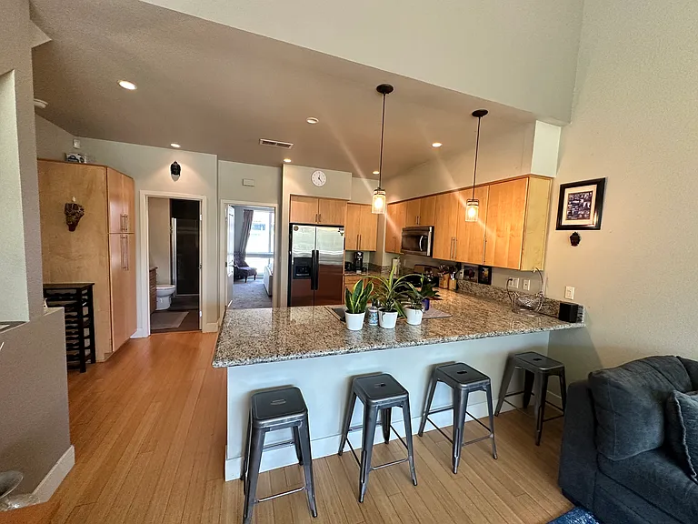 375 Pine St — Photo 11