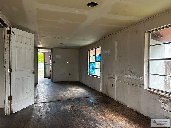 2nd image of 101 E Buchanan Ave
