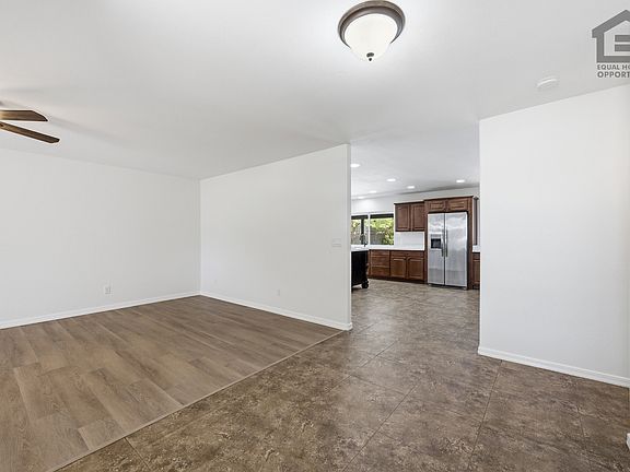 3rd image of 11837 N 60th Ave