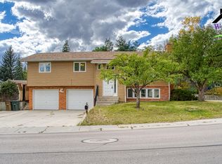 404 Prairieview Dr, Gillette, WY 82716
