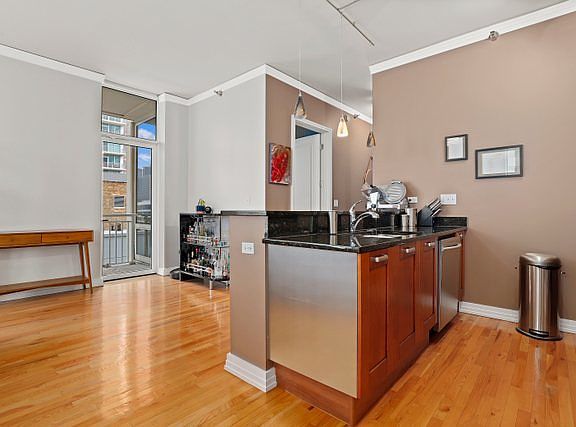 5th image of 170 W Polk St APT 1301