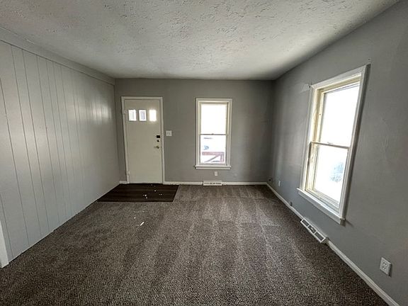 4th image of 939 W 22nd St