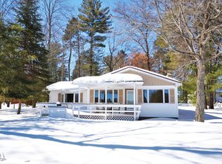 5322 Parkway Dr, Lewiston, MI 49756