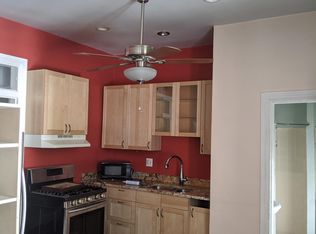102 S Henry St #1, Alexandria, VA 22314