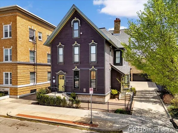 22 Jefferson Ave SE, Grand Rapids, MI 49503