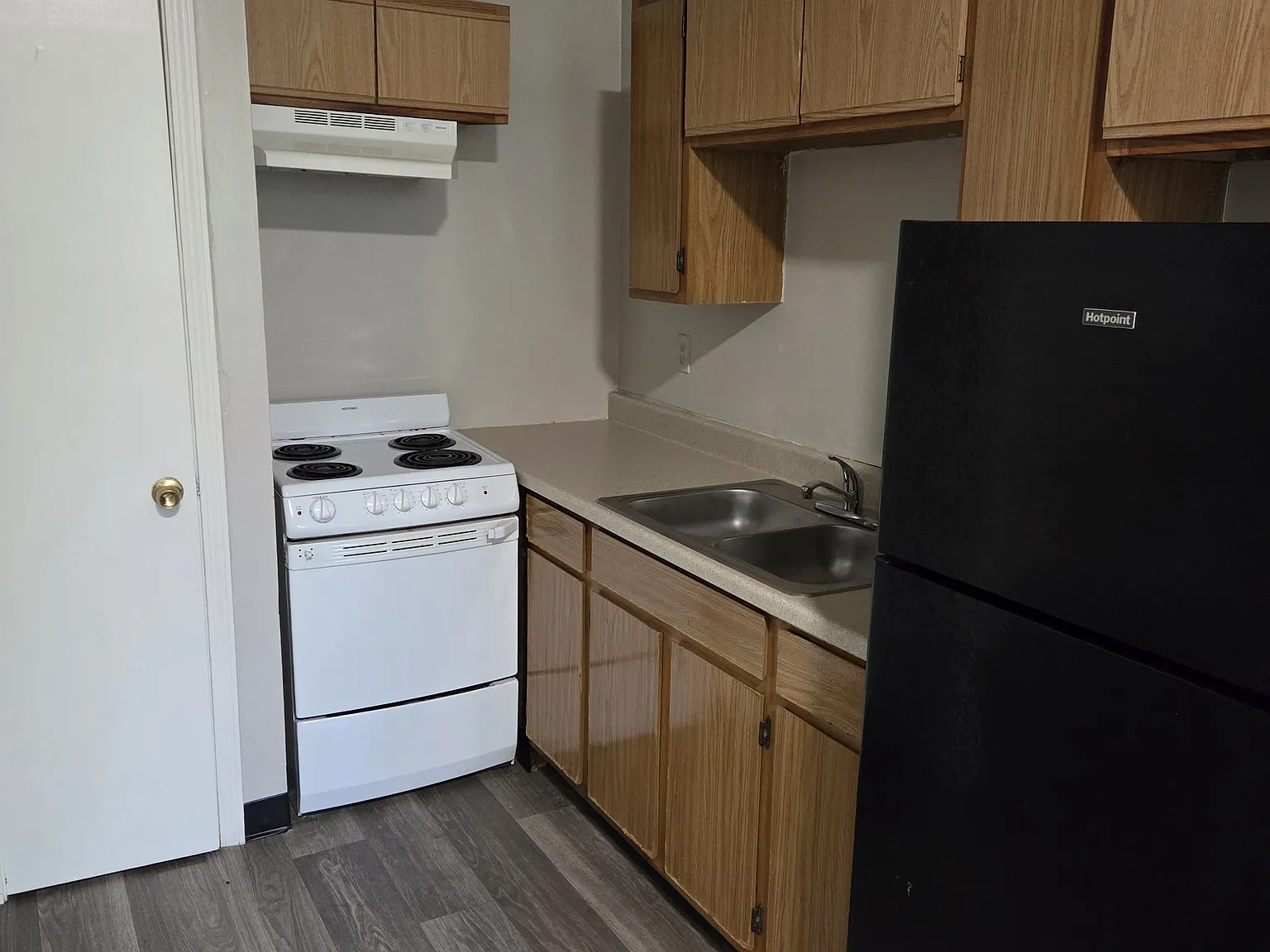 Studio, 325 sqft, $725 — Photo 2