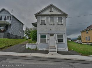 125 Dunmore St, Throop, PA 18512