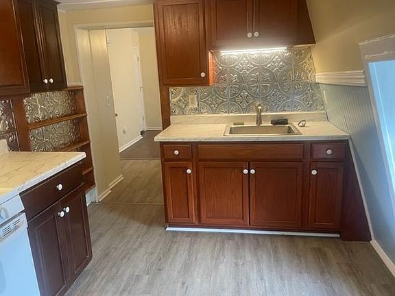 2nd image of 12 E Main St APT 3
