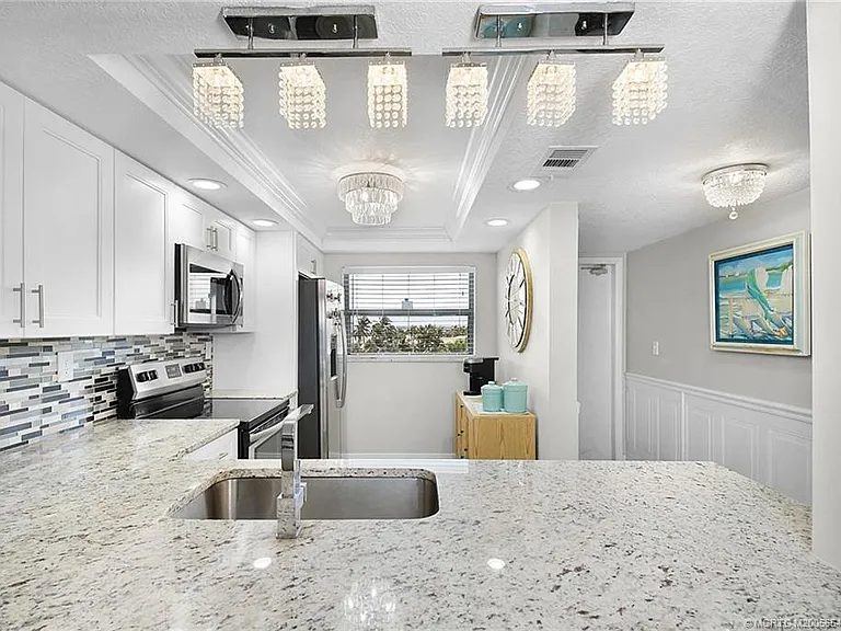 10310 S Ocean Dr #504 — Photo 11