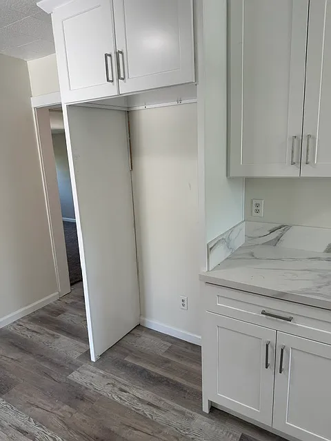 3 bed, 851 sqft, $2,537 — Photo 4