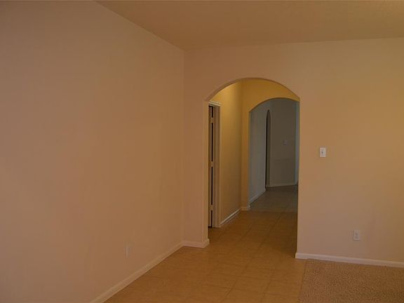 5th image of 6406 Saragosa Crossing Ln