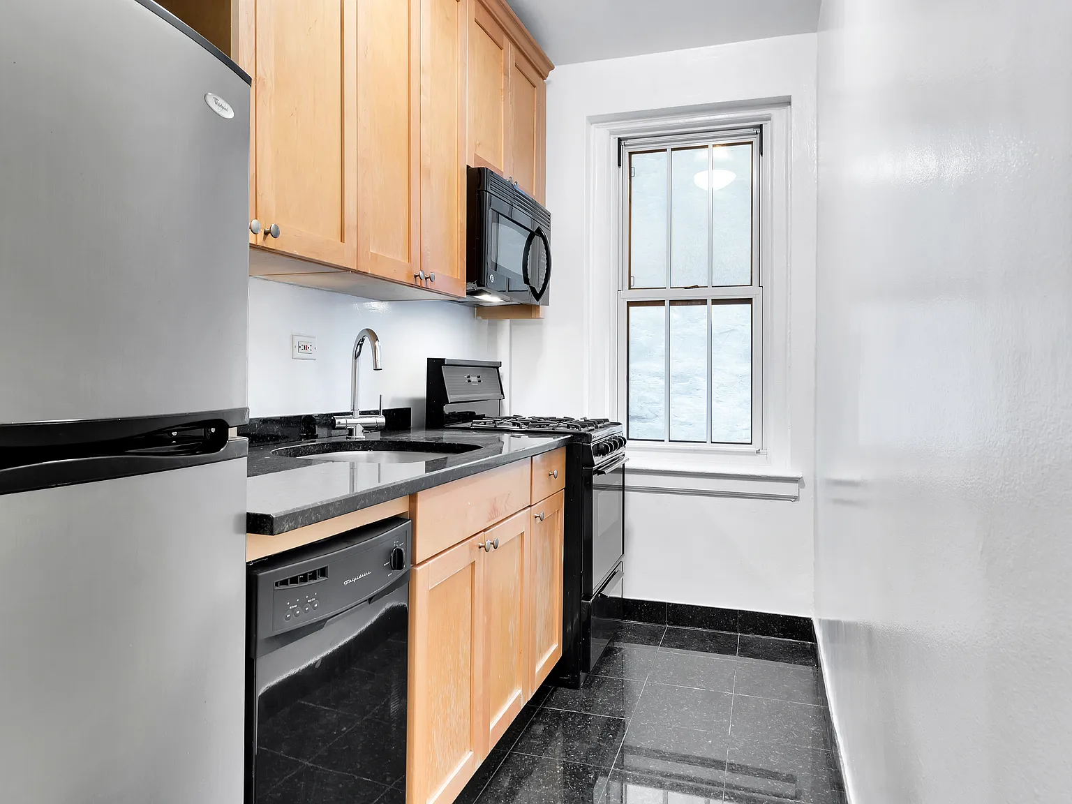 1 Jane Street — Photo 4