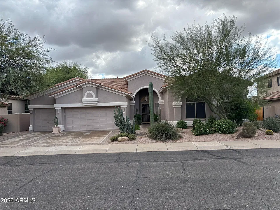 4419 E Robin Ln