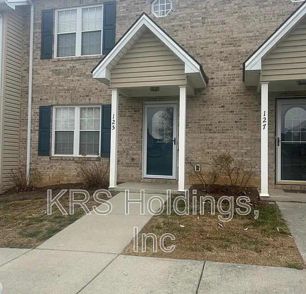 125 Joyce Dr — Photo 2
