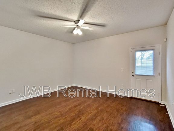 5th image of 8449 India Ave