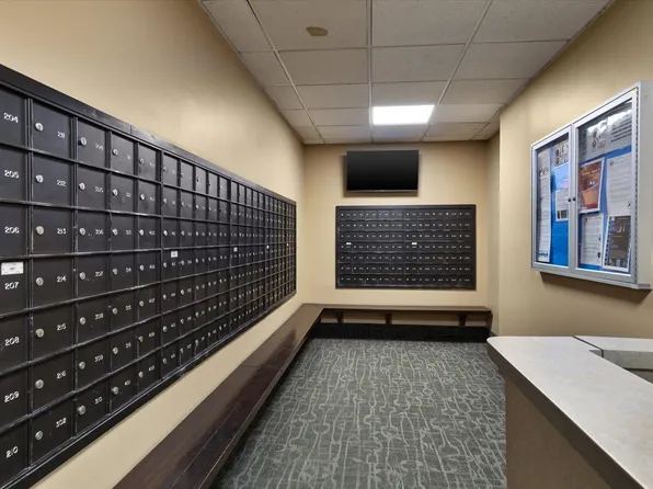 1705 Harmon Cove Tower image 32 of 49