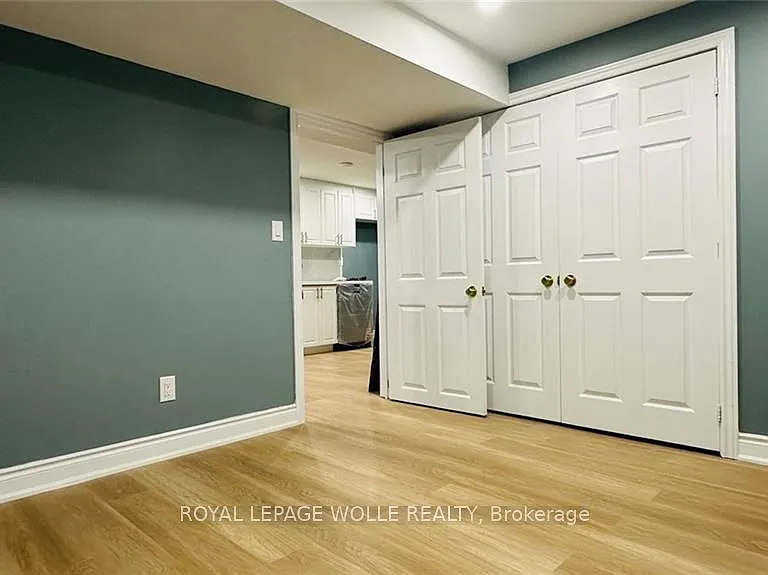 255 Pineland Pl #LOWER — Photo 7
