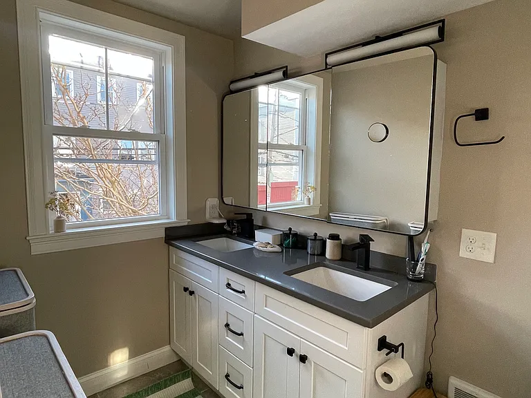 210 Everett St #2 — Photo 15