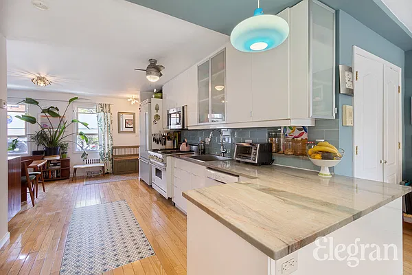 Sold by (Legacy) Elegran | media 18