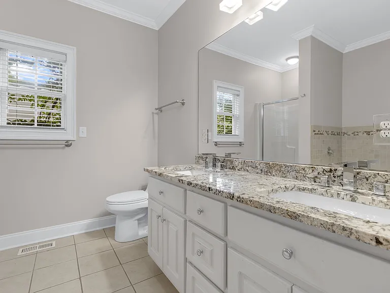 7 Croft St #A — Photo 10
