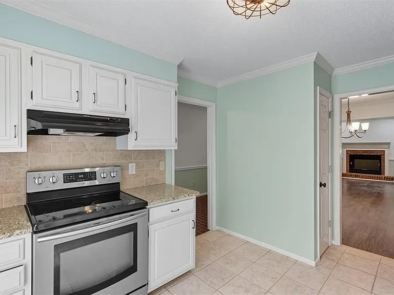 1211 Whitlock Ridge Dr — Photo 15