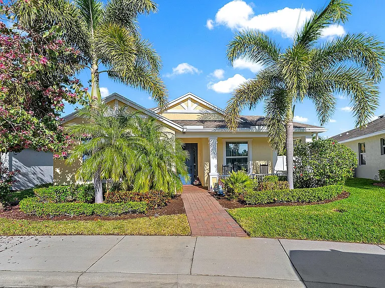 10352 SW Westlawn Blvd — Photo 2