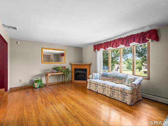 4th image of 55 Hacienda Circle