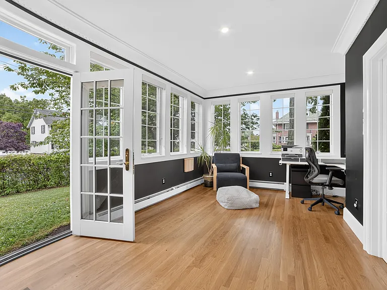 44 Elizabeth St — Photo 15