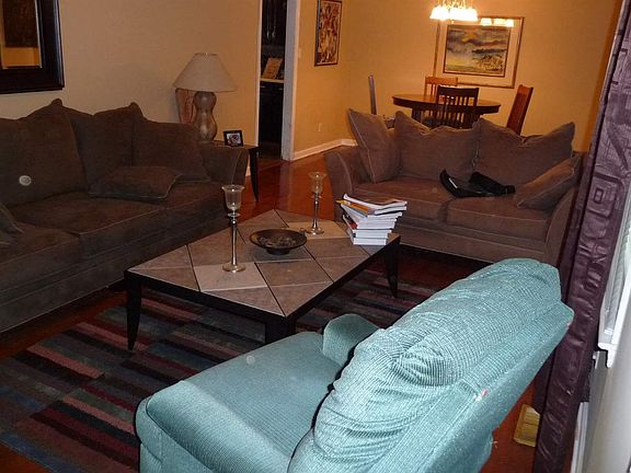 4th image of 304 Clairmont Dr