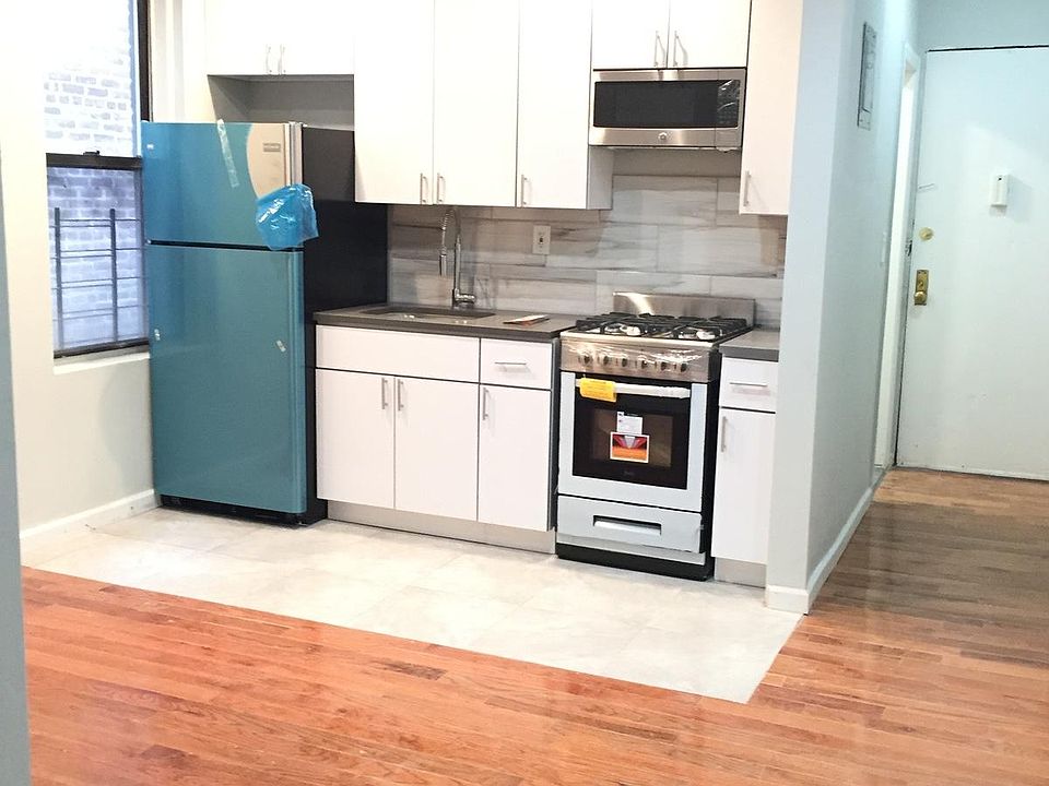 2nd image of 2485 Elm Pl APT 2E