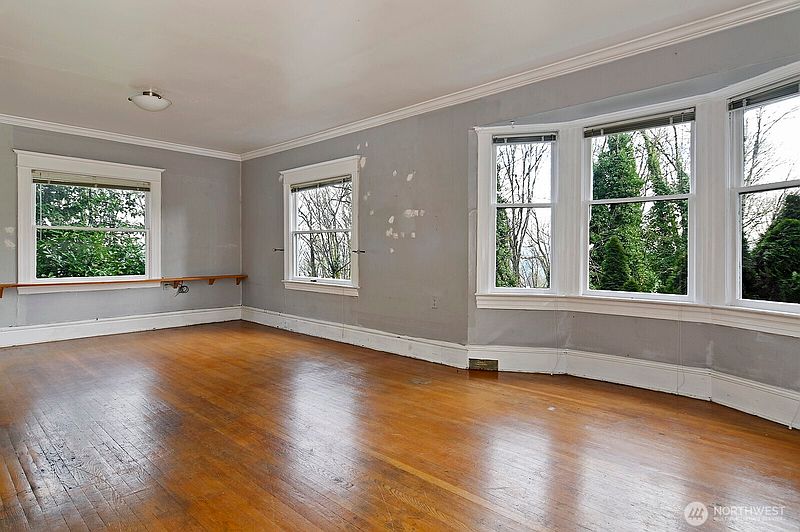 2nd image of 4729 Mount View Drive S