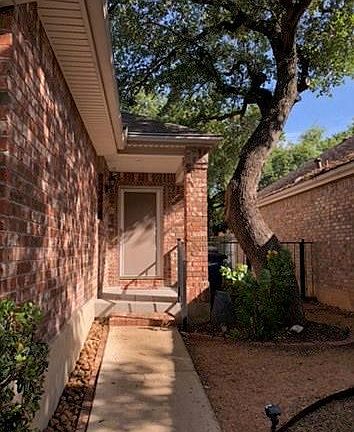 4th image of 211 Bonner Blvd