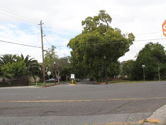 4th image of 797 Willow Glen Way