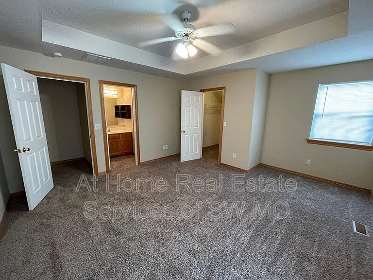 3031 N Fremont Ave — Photo 6