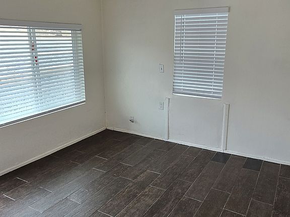 5th image of 940 S Stone Ave