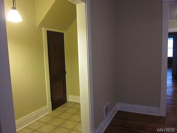 3rd image of 42 Eckhert St