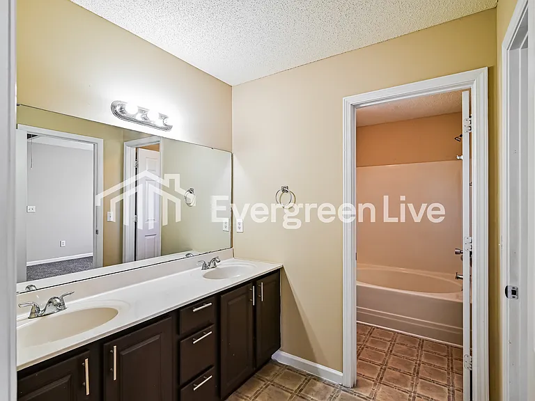 130 Curvewood Rd — Photo 11