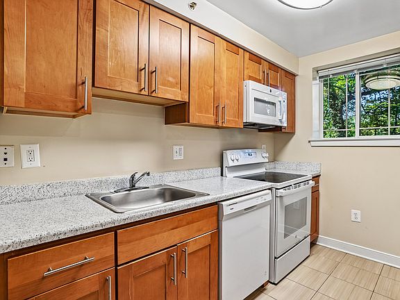 4th image of 9002 Manchester Rd #3d2849b47