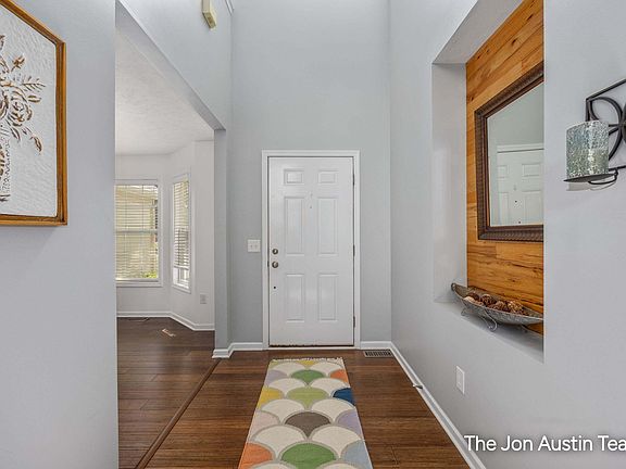 4th image of 3461 Mason Ridge Dr NE