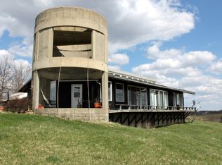 9755 Bassett Rd, Athens, OH 45701