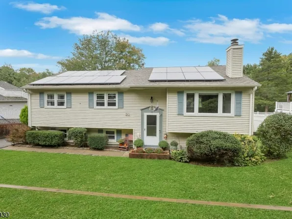 21 Aldrin Dr, Wanaque Boro, NJ 07465