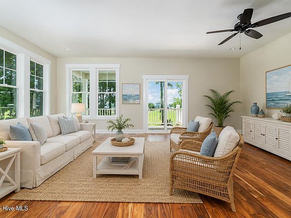 5th image of 4007 Tarpon Drive