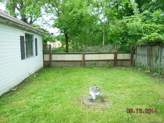 3rd image of 13940 Chandler Park Dr