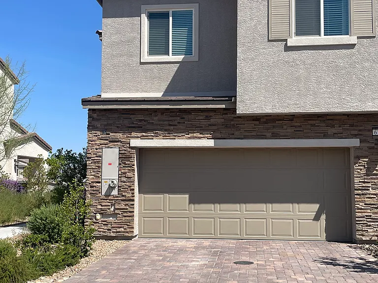 6152 Foxes Dale St — Photo 2