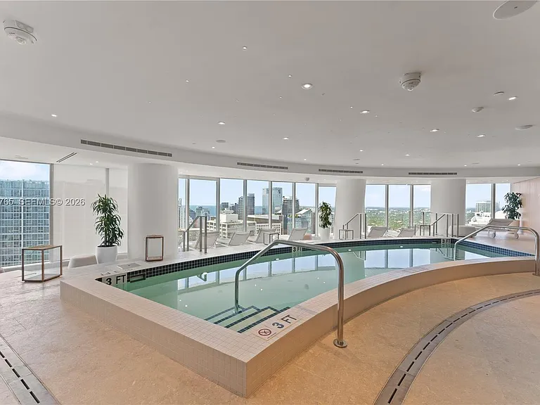 300 Biscyane Boulevard Way #1202 — Photo 40