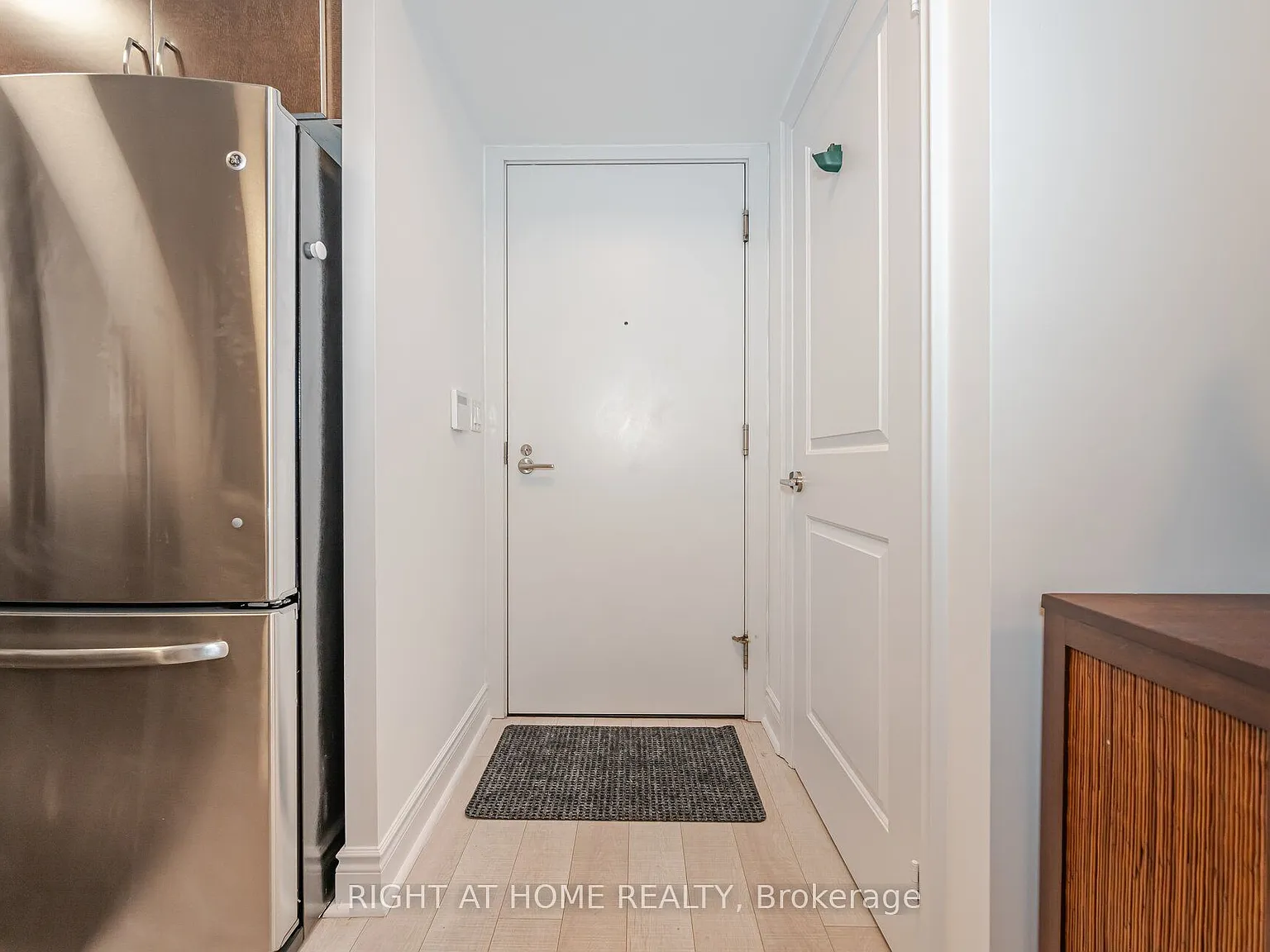 2 bed, $2,690 — Photo 1