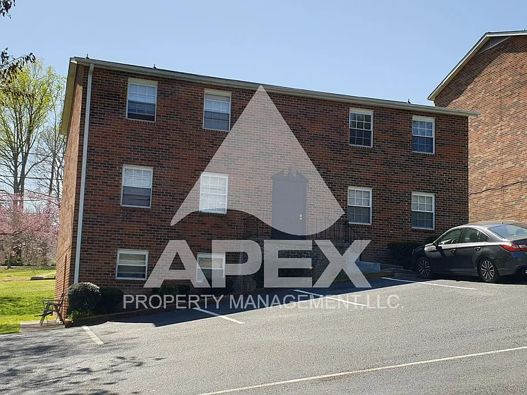 Fairhill Apartments — Photo 3