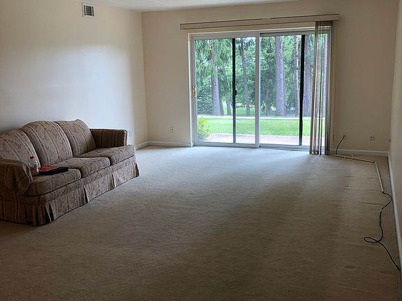2nd image of 213 Forest Green Dr