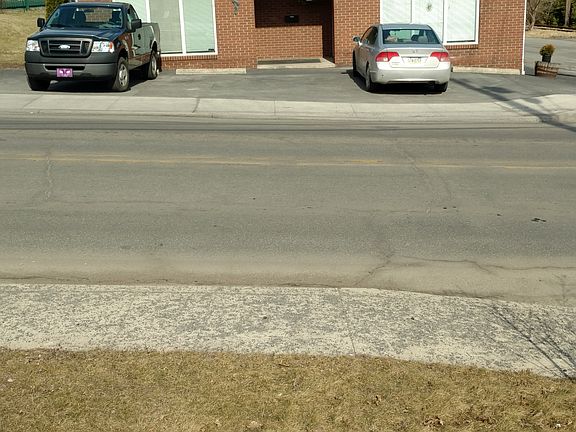 2nd image of 815 Rowena Dr